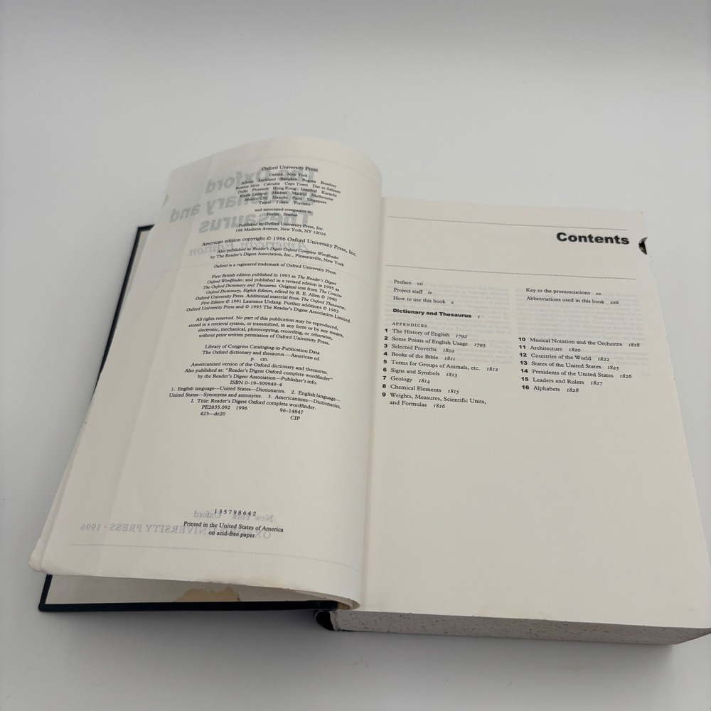 Oxford Dictionary & Thesaurus American Edition 1996 Black Hardcover Thumb-Index - Picture 8 of 8